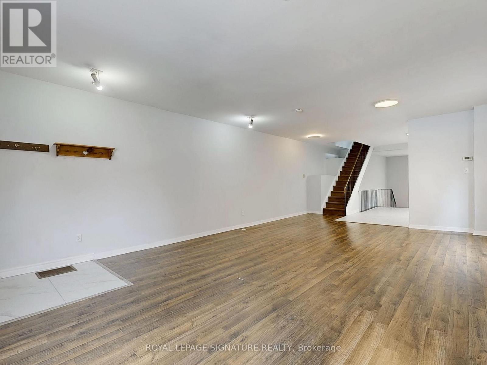 303 Gowan Avenue, Toronto, Ontario  M4J 2K7 - Photo 6 - E12412587