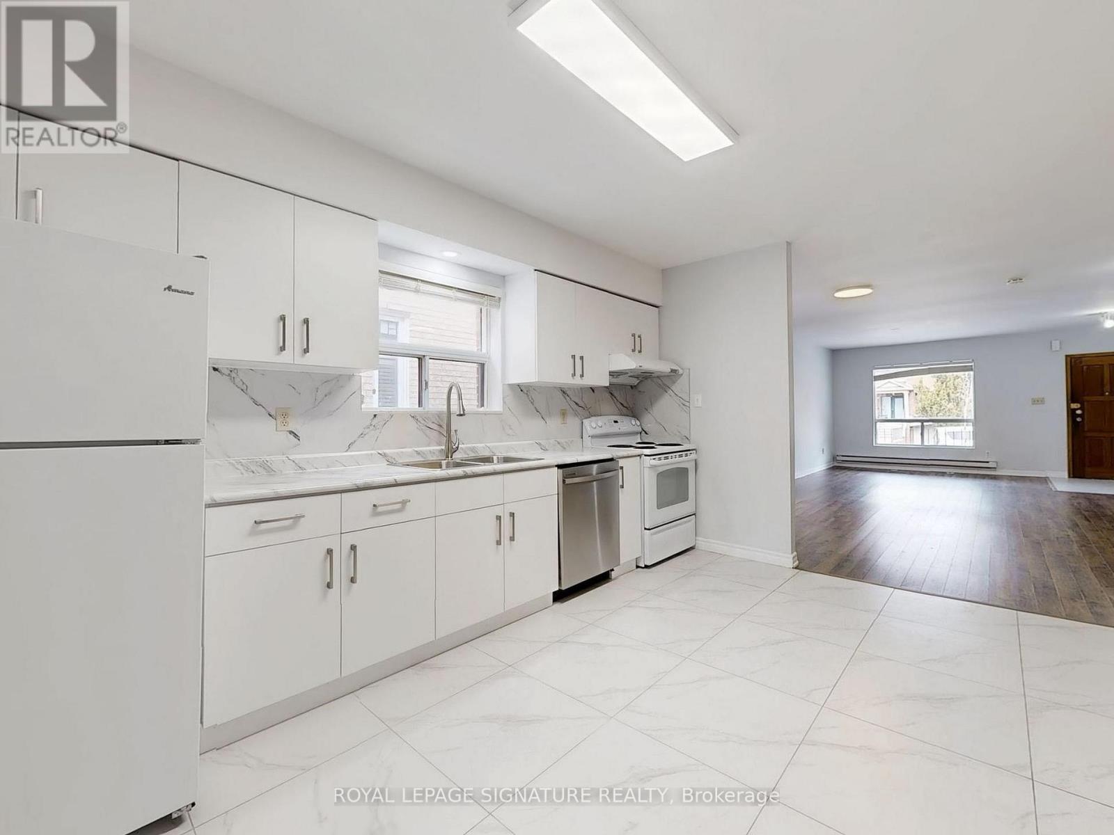 303 Gowan Avenue, Toronto, Ontario  M4J 2K7 - Photo 9 - E12412587
