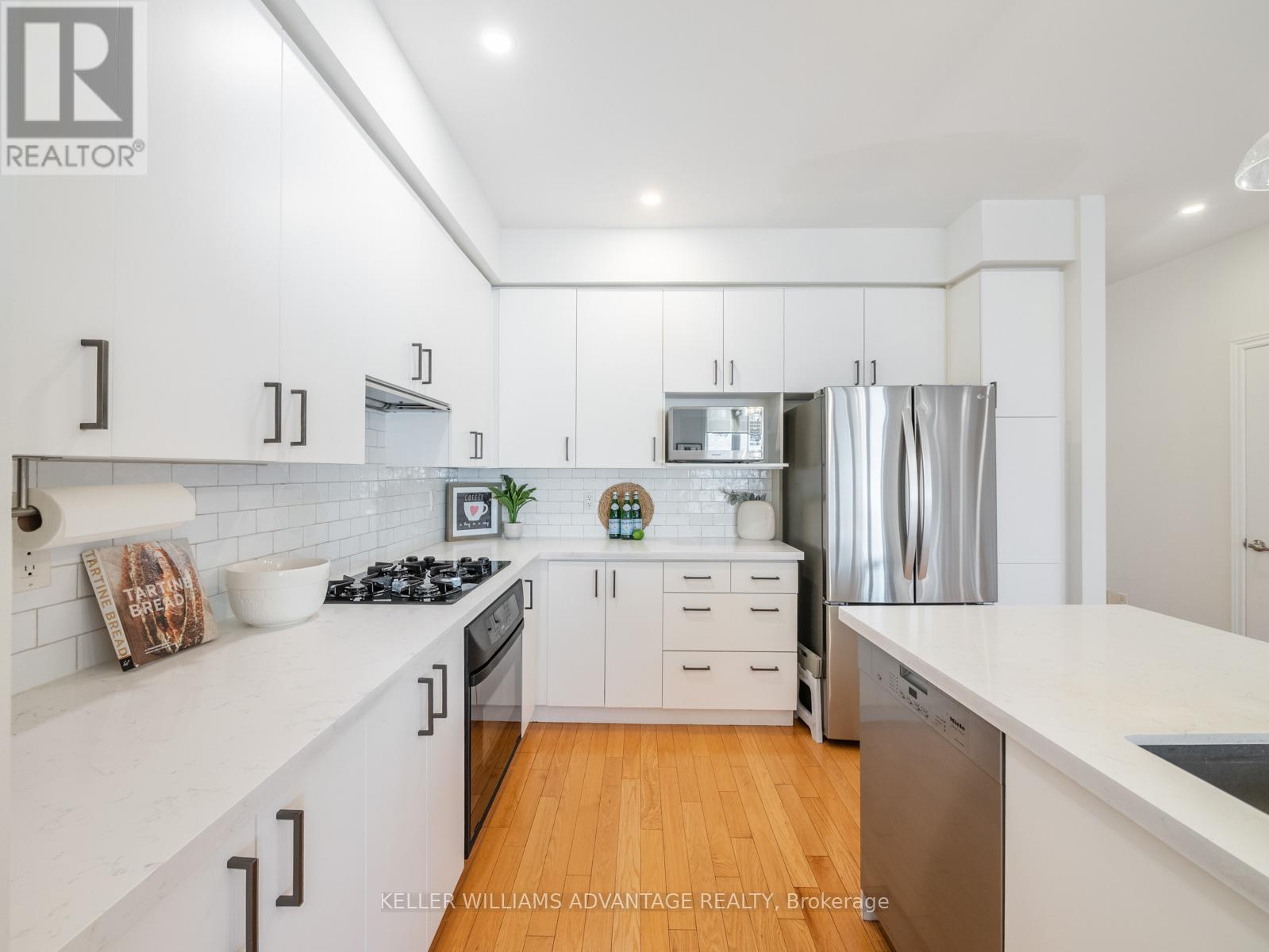 69 Boardwalk Drive, Toronto, Ontario  M4L 3Z4 - Photo 12 - E12412608