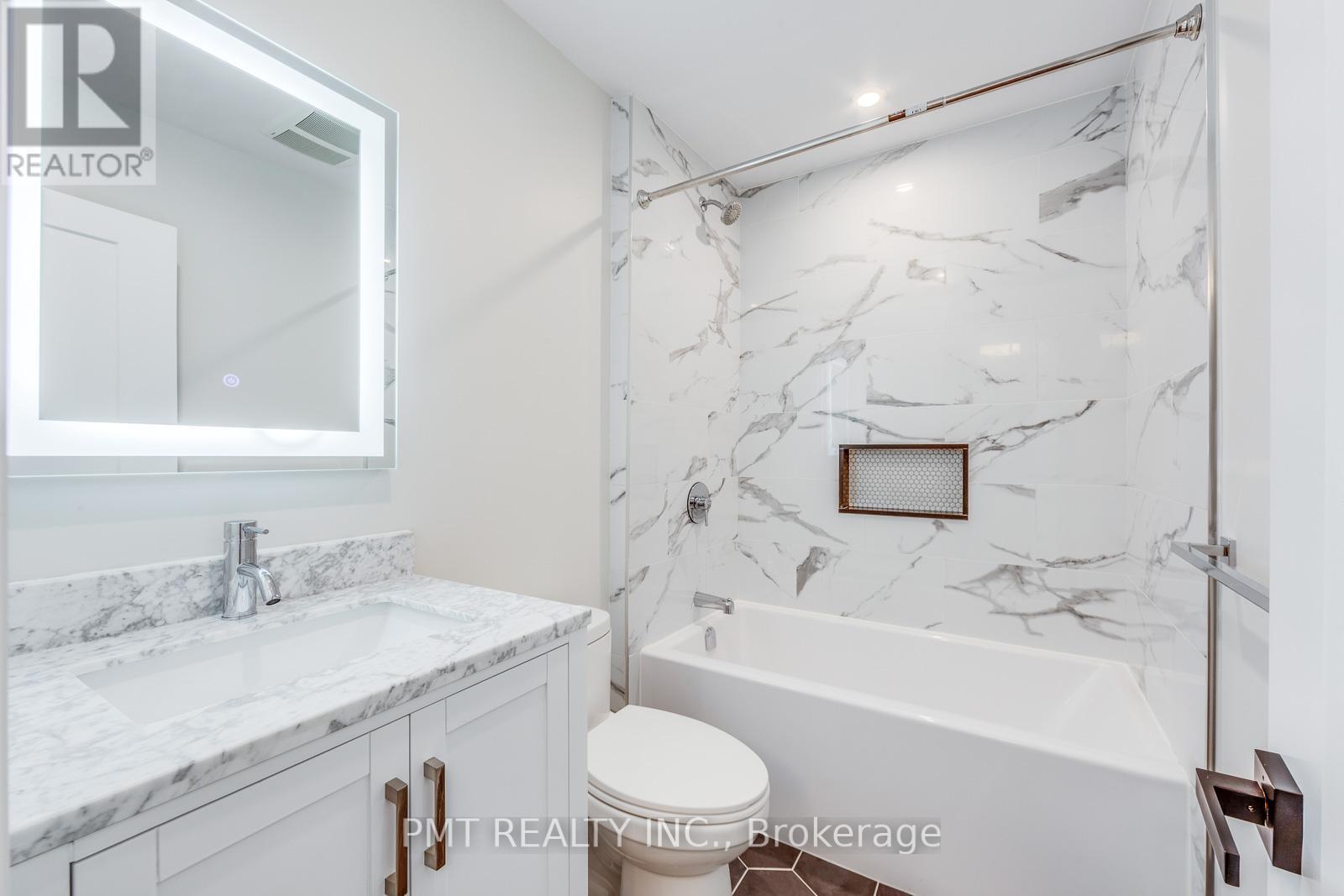 C - 17 Lockwood Road, Toronto, Ontario  M4L 3M7 - Photo 11 - E12412625