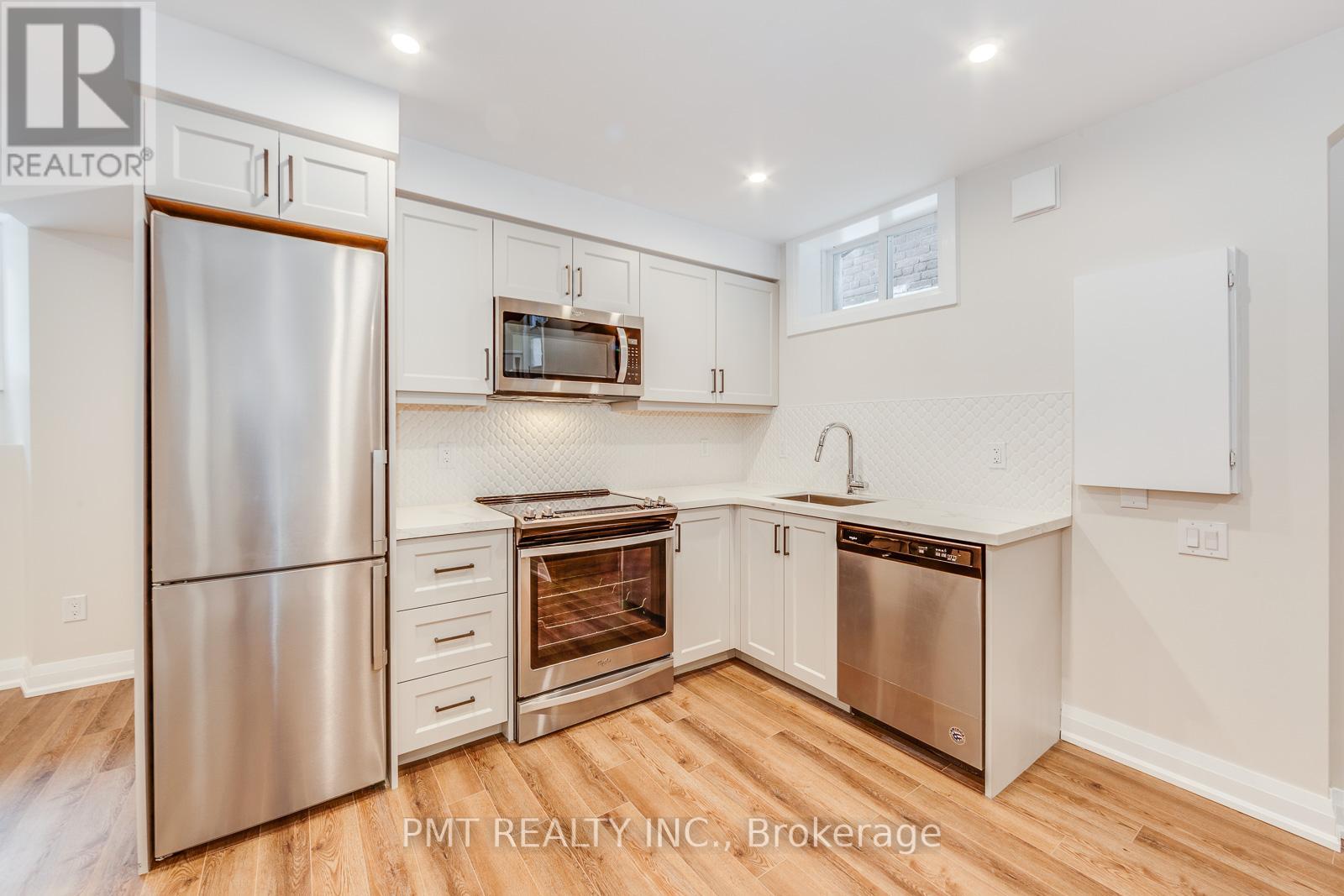 C - 17 Lockwood Road, Toronto, Ontario  M4L 3M7 - Photo 3 - E12412625