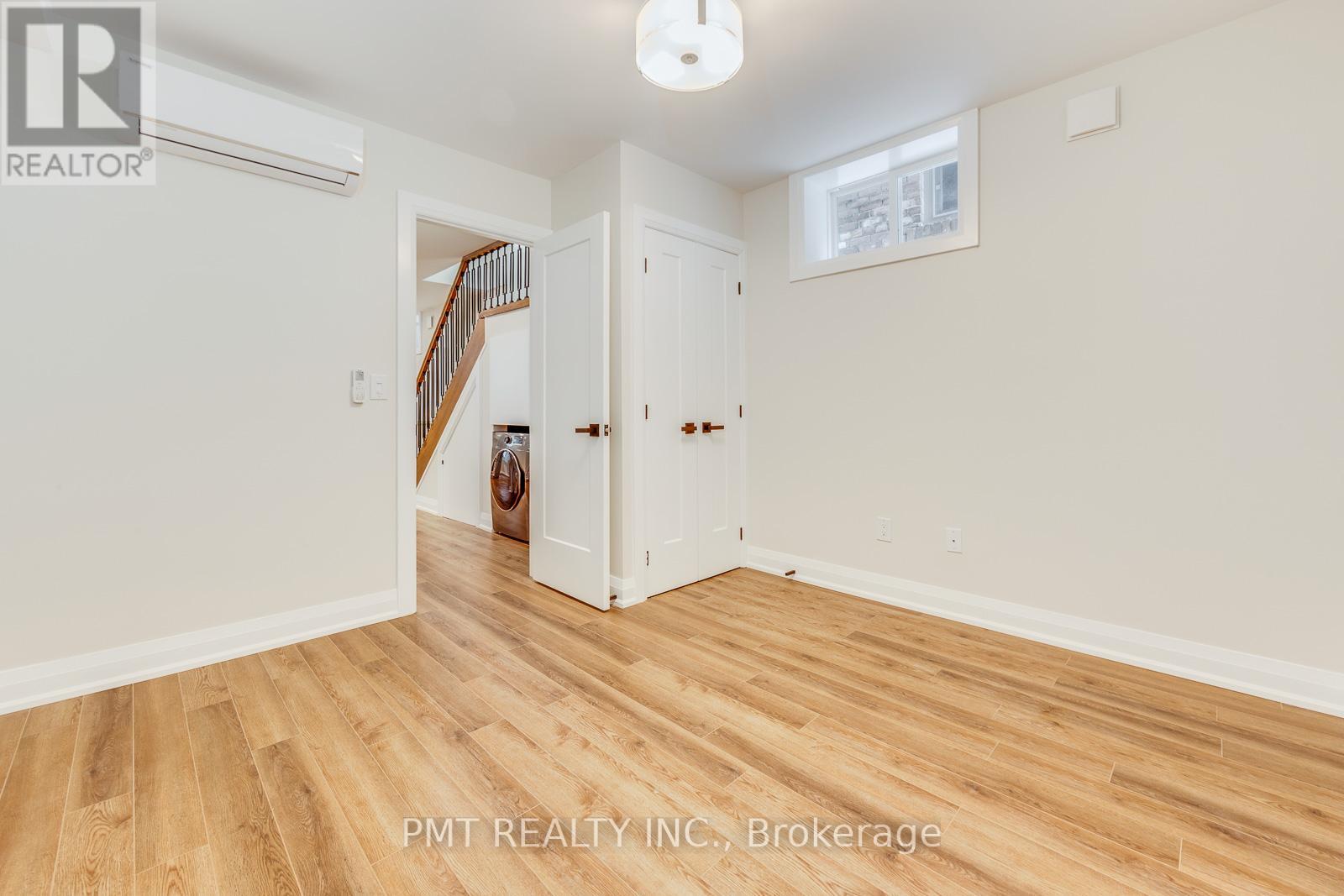 C - 17 Lockwood Road, Toronto, Ontario  M4L 3M7 - Photo 8 - E12412625