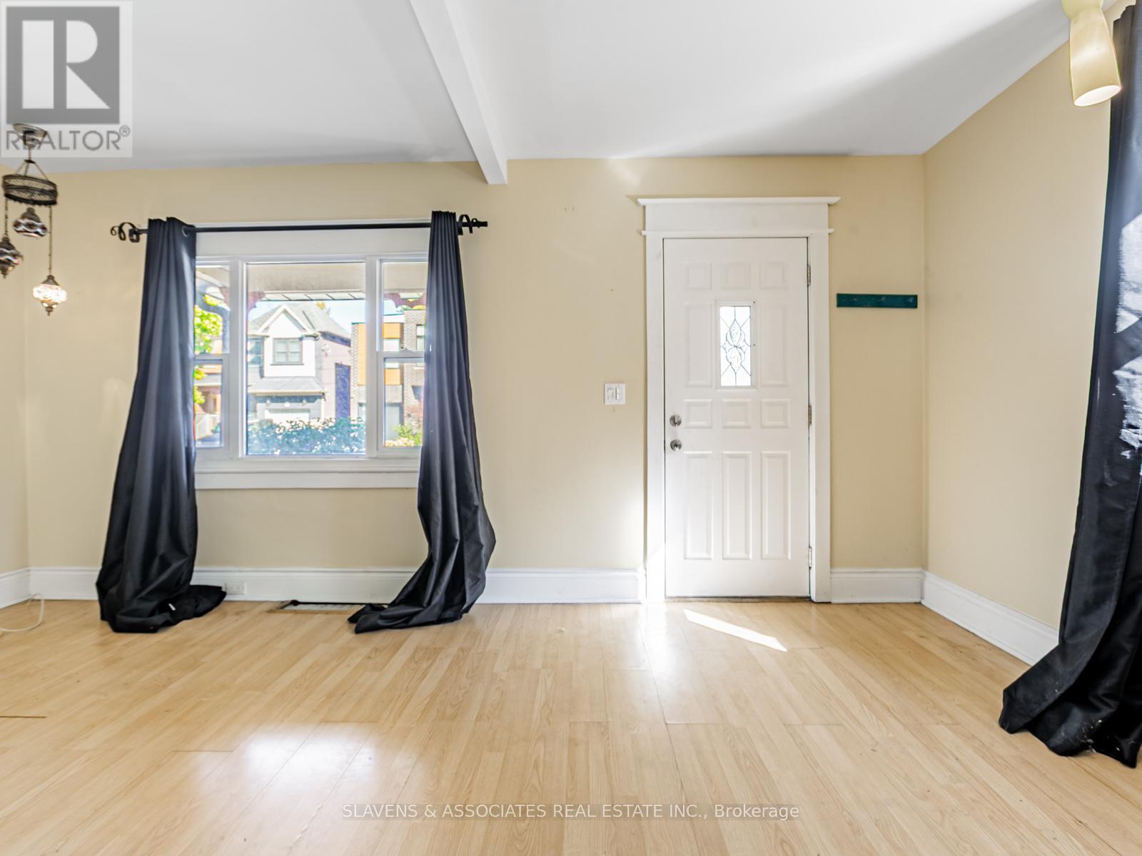 Property at 7 HOLBORNE AVENUE image 4