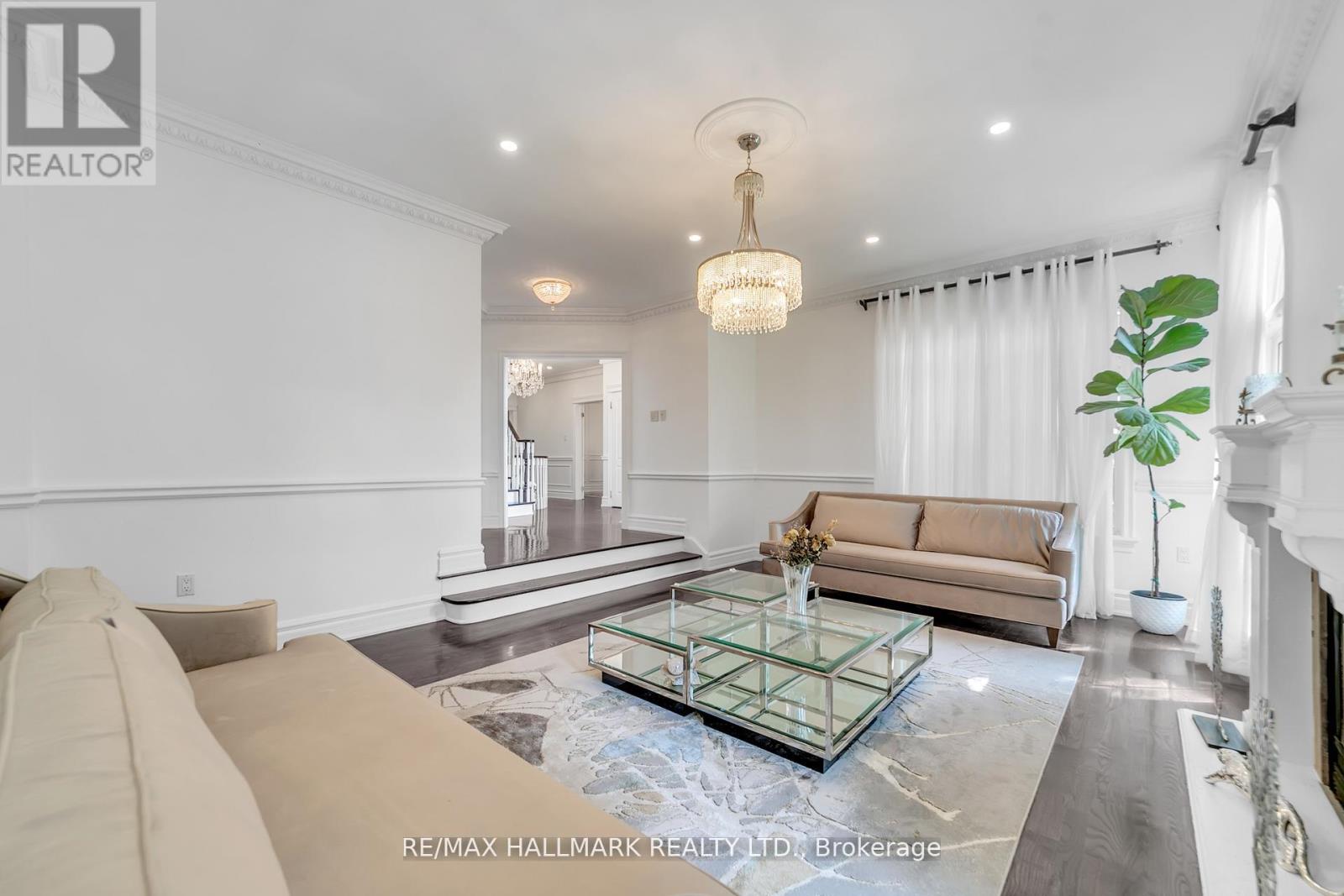 384 Kennedy Street W, Aurora, Ontario  L4G 5M6 - Photo 6 - N12412577