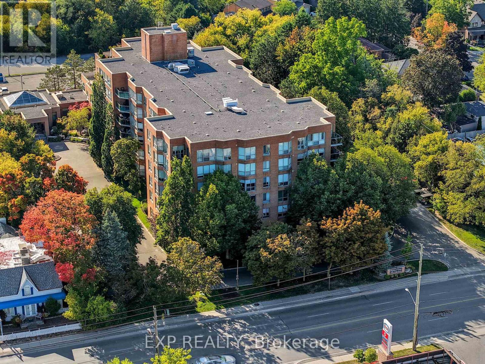111 - 14924 Yonge Street, Aurora, Ontario  L4G 6H7 - Photo 32 - N12412592
