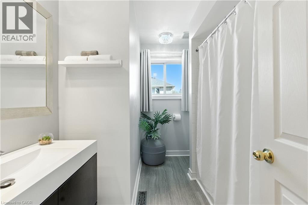 10 Shadowdale Drive, Stoney Creek, Ontario  L8E 5E7 - Photo 31 - 40770513