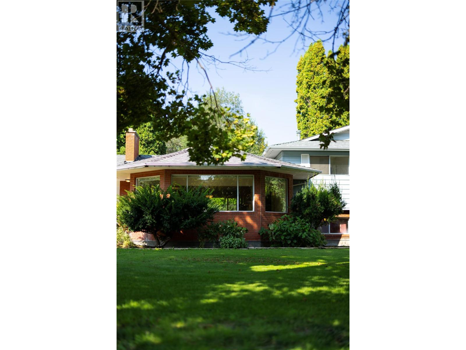 3330 Jackson Court, Kelowna, British Columbia  V1W 2T6 - Photo 8 - 10363092