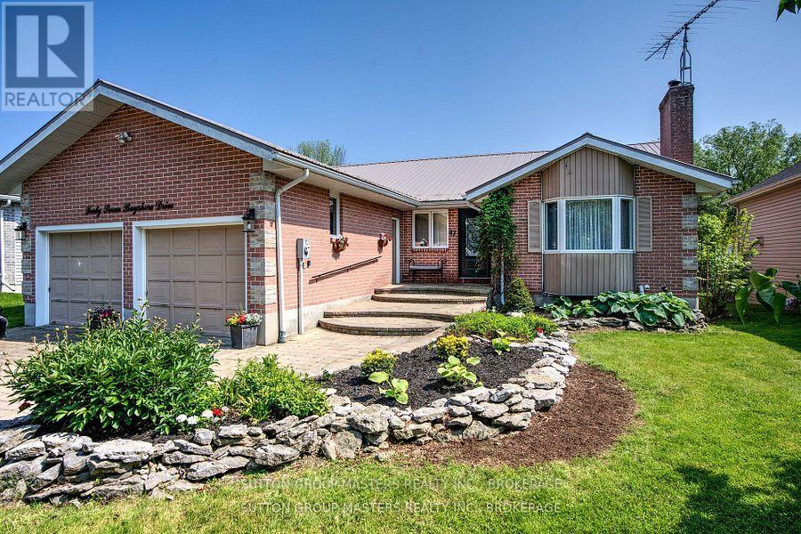 47 Bayshore Drive, Loyalist (Bath), Ontario  K0H 1G0 - Photo 1 - X12412793