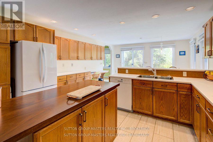 47 Bayshore Drive, Loyalist (Bath), Ontario  K0H 1G0 - Photo 17 - X12412793