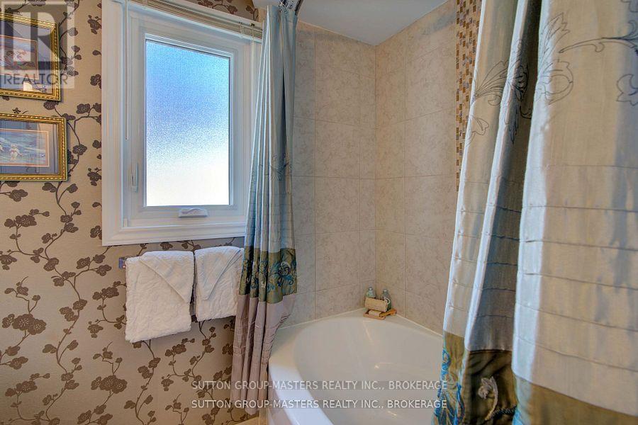 47 Bayshore Drive, Loyalist (Bath), Ontario  K0H 1G0 - Photo 31 - X12412793