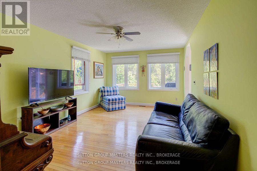 47 Bayshore Drive, Loyalist (Bath), Ontario  K0H 1G0 - Photo 6 - X12412793