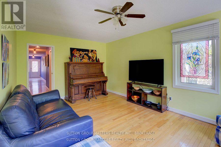 47 Bayshore Drive, Loyalist (Bath), Ontario  K0H 1G0 - Photo 7 - X12412793