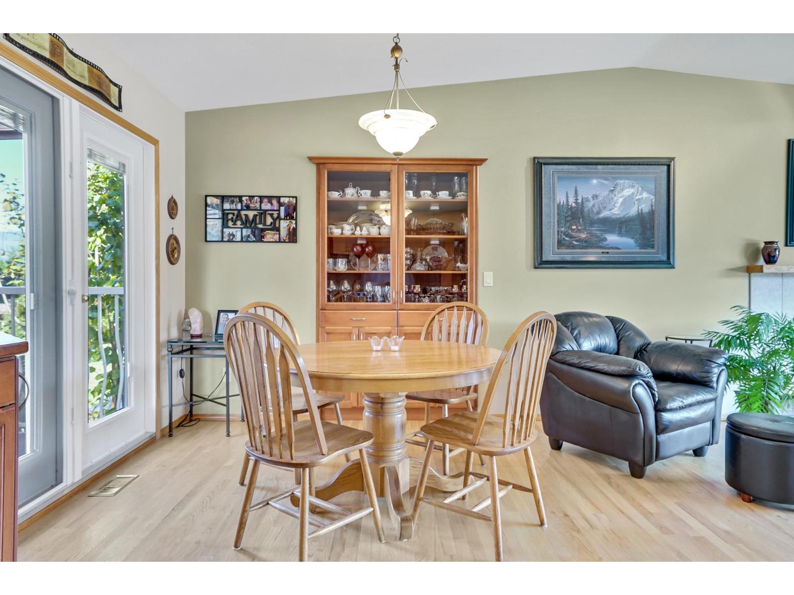 6075 Glengarry Drive, Sardis South, Chilliwack, British Columbia  V2R 3G7 - Photo 8 - R3049501