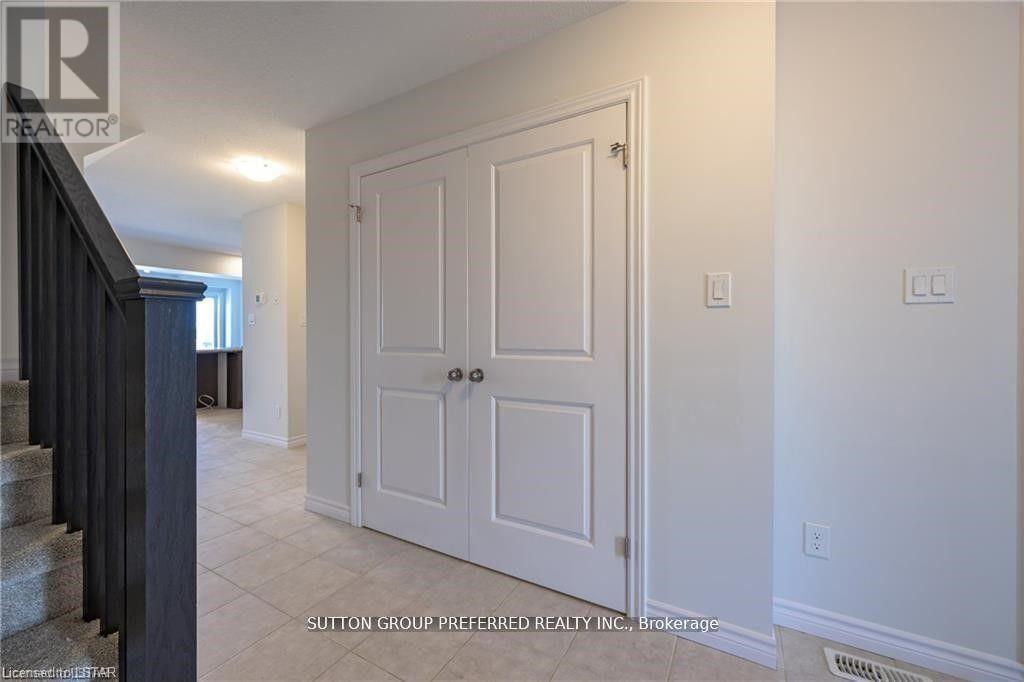 3948 Mia Avenue, London South, Ontario  N6L 0H4 - Photo 4 - X12412894