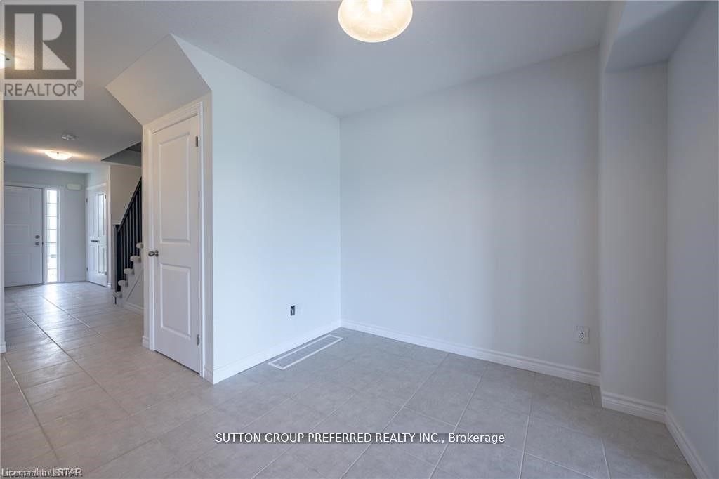 3948 Mia Avenue, London South, Ontario  N6L 0H4 - Photo 7 - X12412894