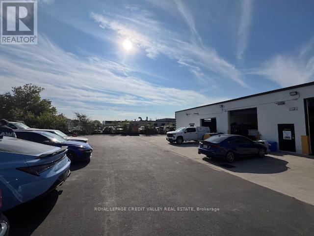 149 Milvan Drive, Toronto, Ontario  M9L 1Z8 - Photo 13 - W12412469