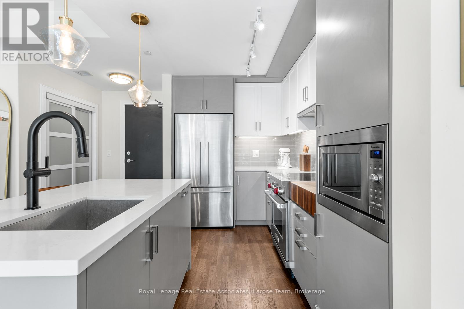 235 - 1575 Lakeshore Road W, Mississauga (Clarkson), Ontario  L5J 0B1 - Photo 8 - W12412484