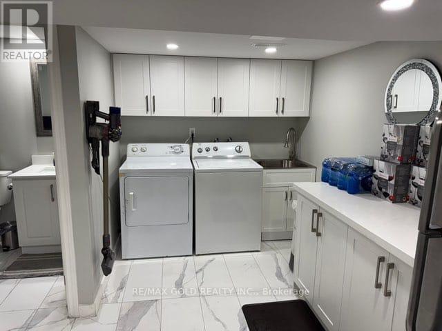31 Cathedral Road, Brampton, Ontario  L6W 2P1 - Photo 5 - W12412537