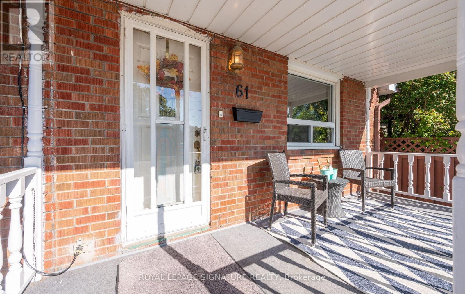 61 Foch Avenue, Toronto, Ontario  M8W 3X5 - Photo 2 - W12412542