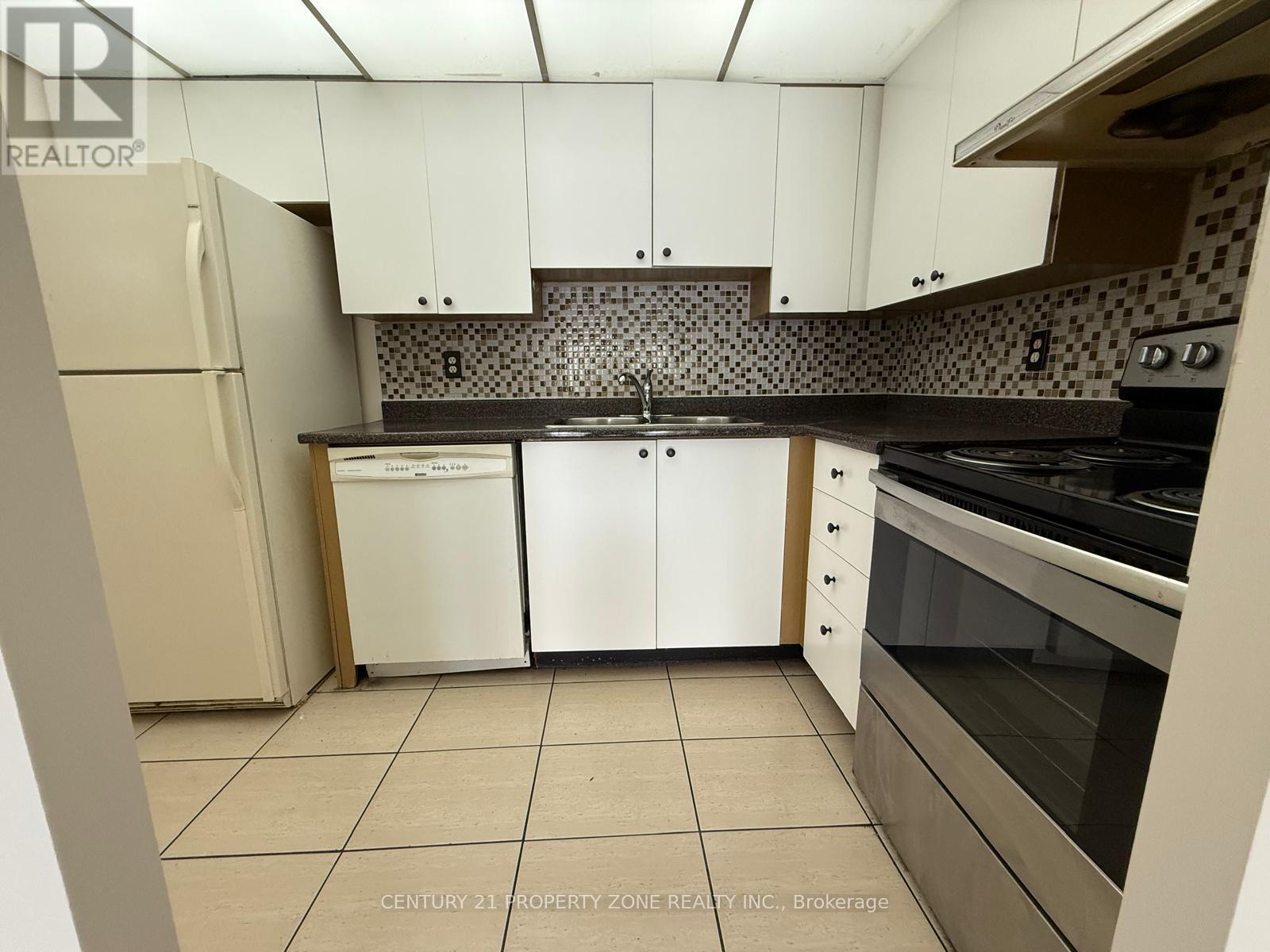 2113 - 145 Hillcrest Avenue, Mississauga, Ontario  L5B 3Z1 - Photo 21 - W12412561