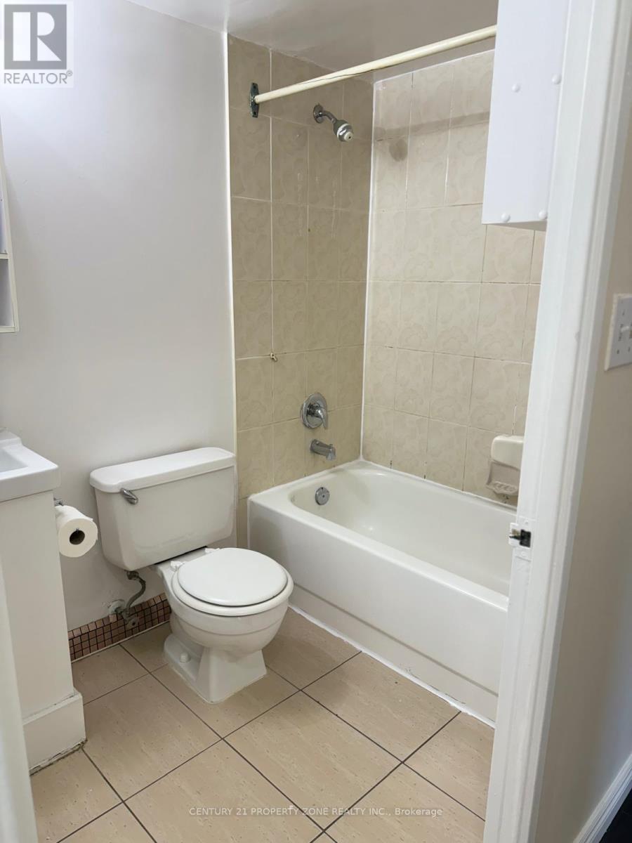 2113 - 145 Hillcrest Avenue, Mississauga, Ontario  L5B 3Z1 - Photo 32 - W12412561