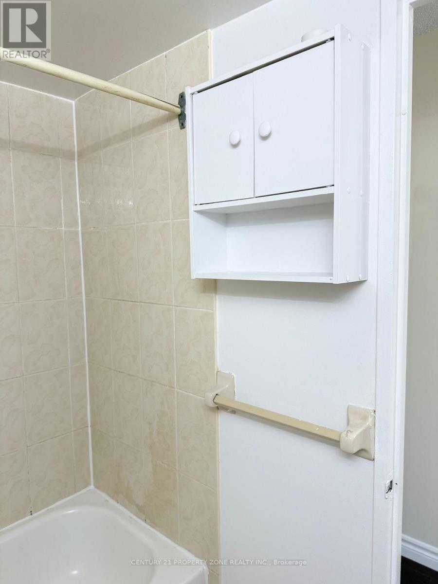2113 - 145 Hillcrest Avenue, Mississauga, Ontario  L5B 3Z1 - Photo 33 - W12412561