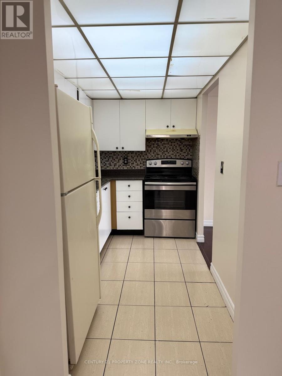 2113 - 145 Hillcrest Avenue, Mississauga, Ontario  L5B 3Z1 - Photo 5 - W12412561