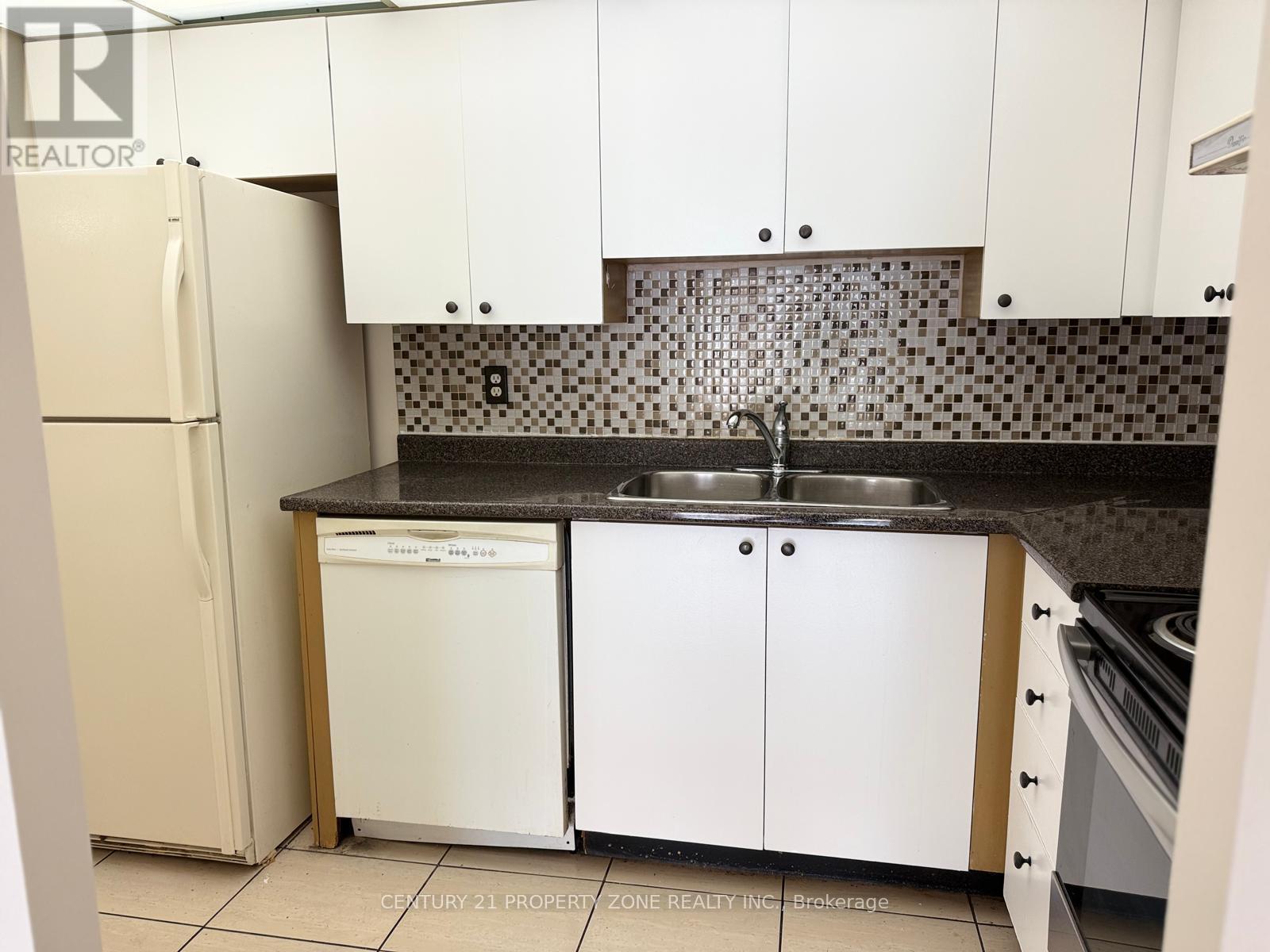 2113 - 145 Hillcrest Avenue, Mississauga, Ontario  L5B 3Z1 - Photo 6 - W12412561