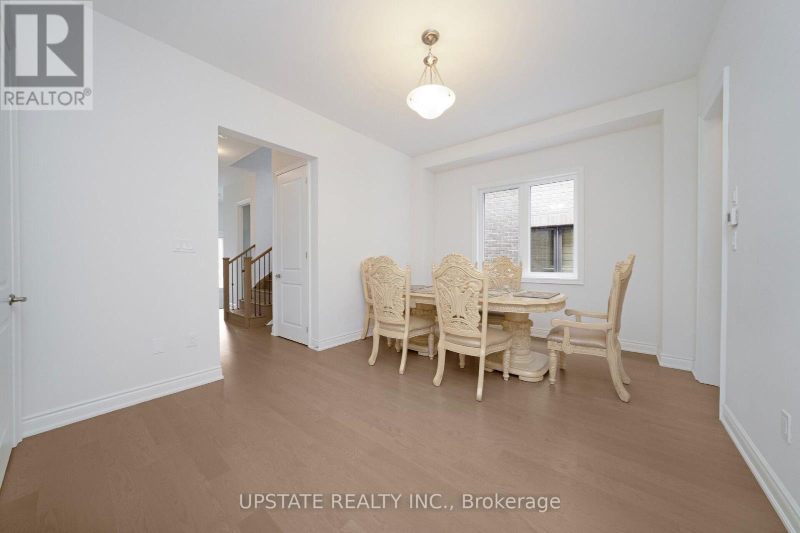 7 James Walker Avenue, Caledon, Ontario  L7C 4M9 - Photo 4 - W12412643