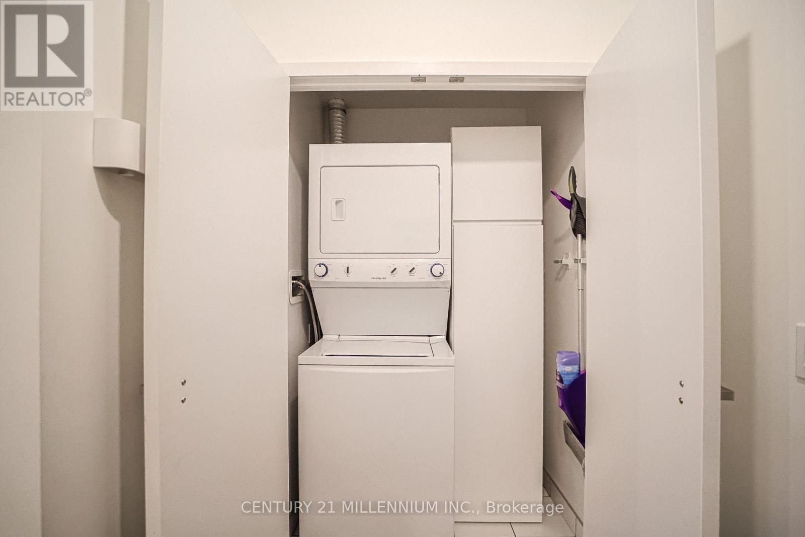 405 - 89 Dunfield Avenue, Toronto, Ontario  M4S 0A4 - Photo 33 - C12412723