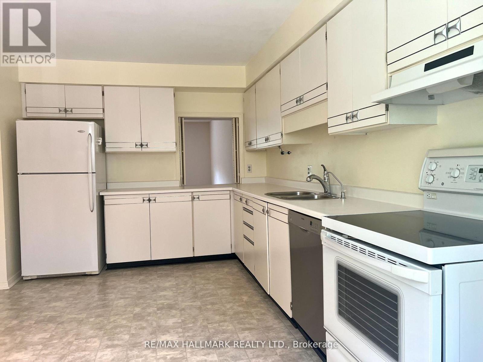 1 Red Maple Court, Toronto, Ontario  M2K 2T4 - Photo 4 - C12412737