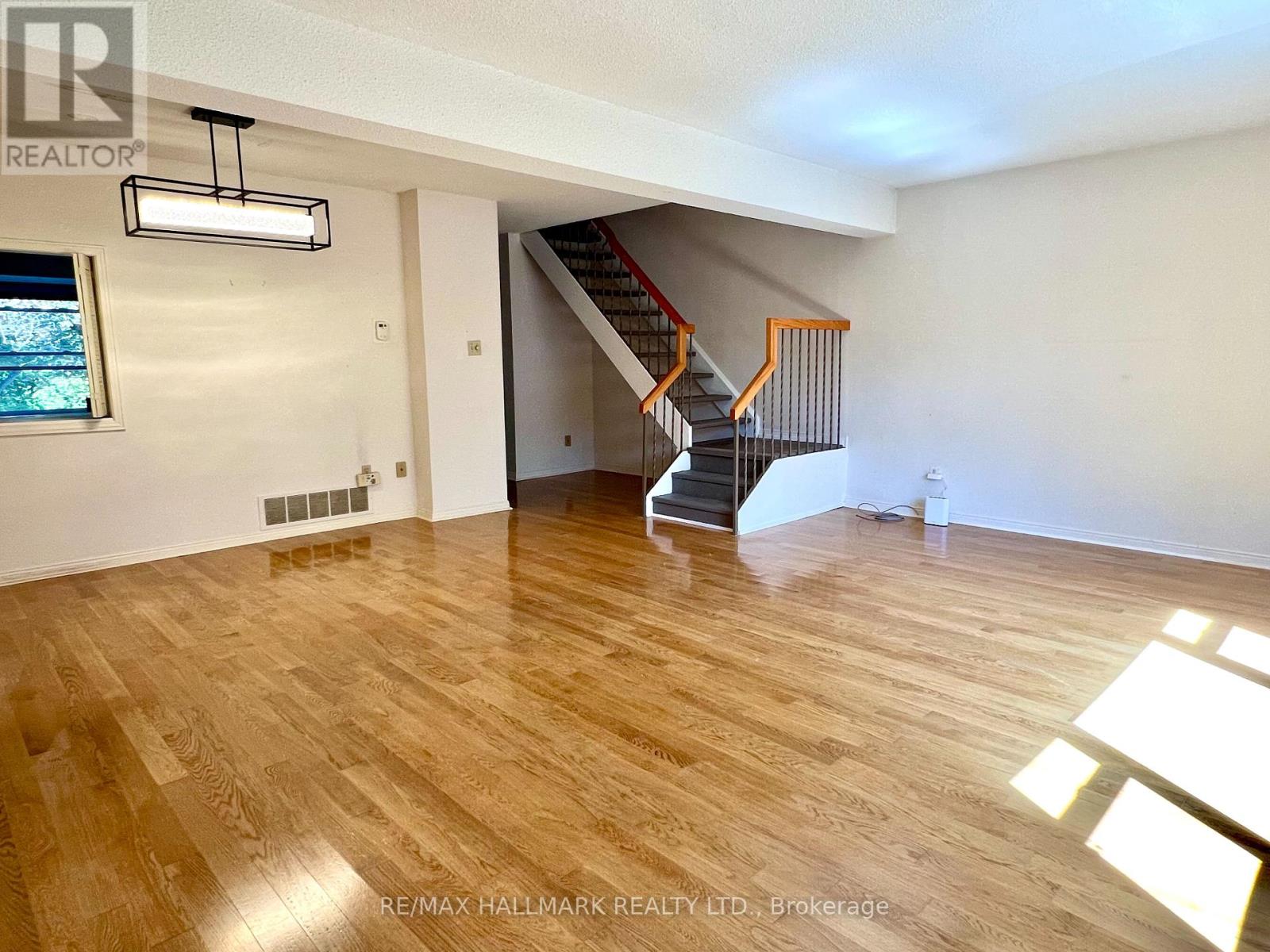 1 Red Maple Court, Toronto, Ontario  M2K 2T4 - Photo 8 - C12412737