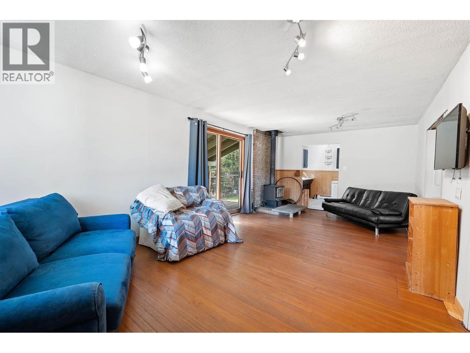 817 Main Street, Blue River, British Columbia  V0E 1J0 - Photo 8 - 10363269