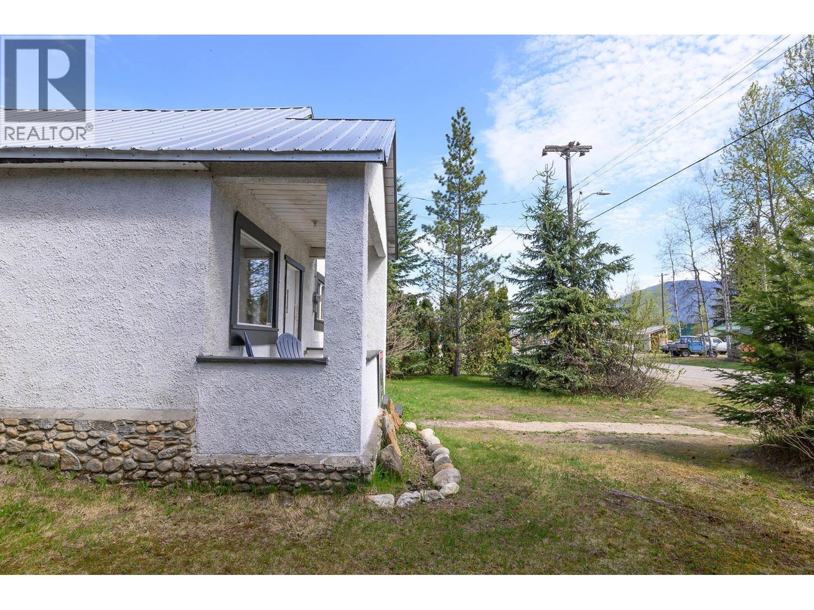 817 Main Street, Blue River, British Columbia  V0E 1J0 - Photo 25 - 10363269