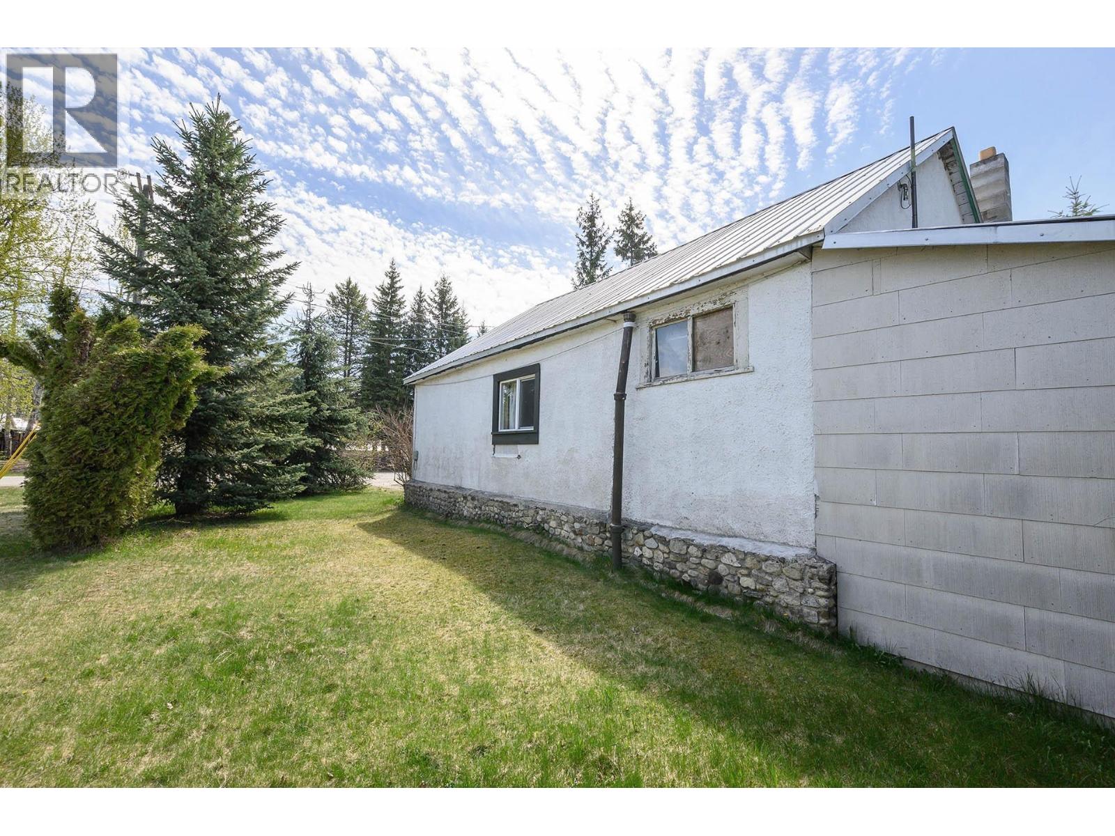 817 Main Street, Blue River, British Columbia  V0E 1J0 - Photo 26 - 10363269