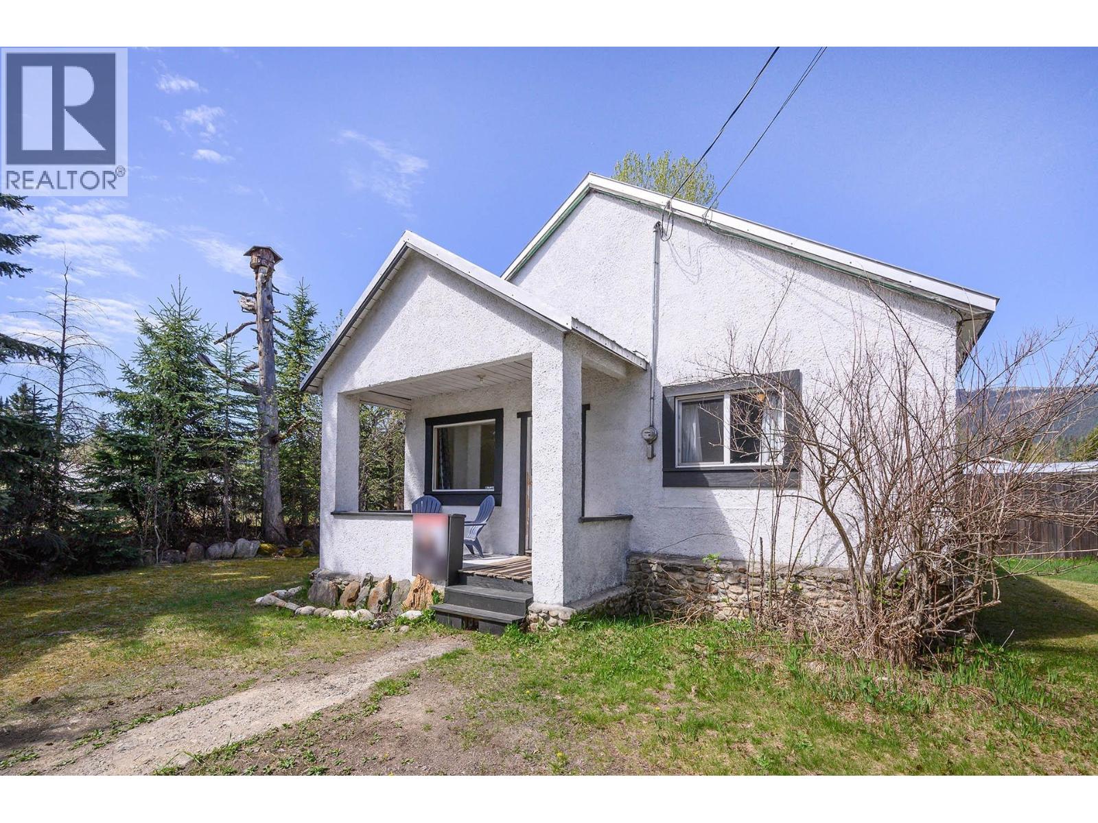 817 Main Street, Blue River, British Columbia  V0E 1J0 - Photo 2 - 10363269