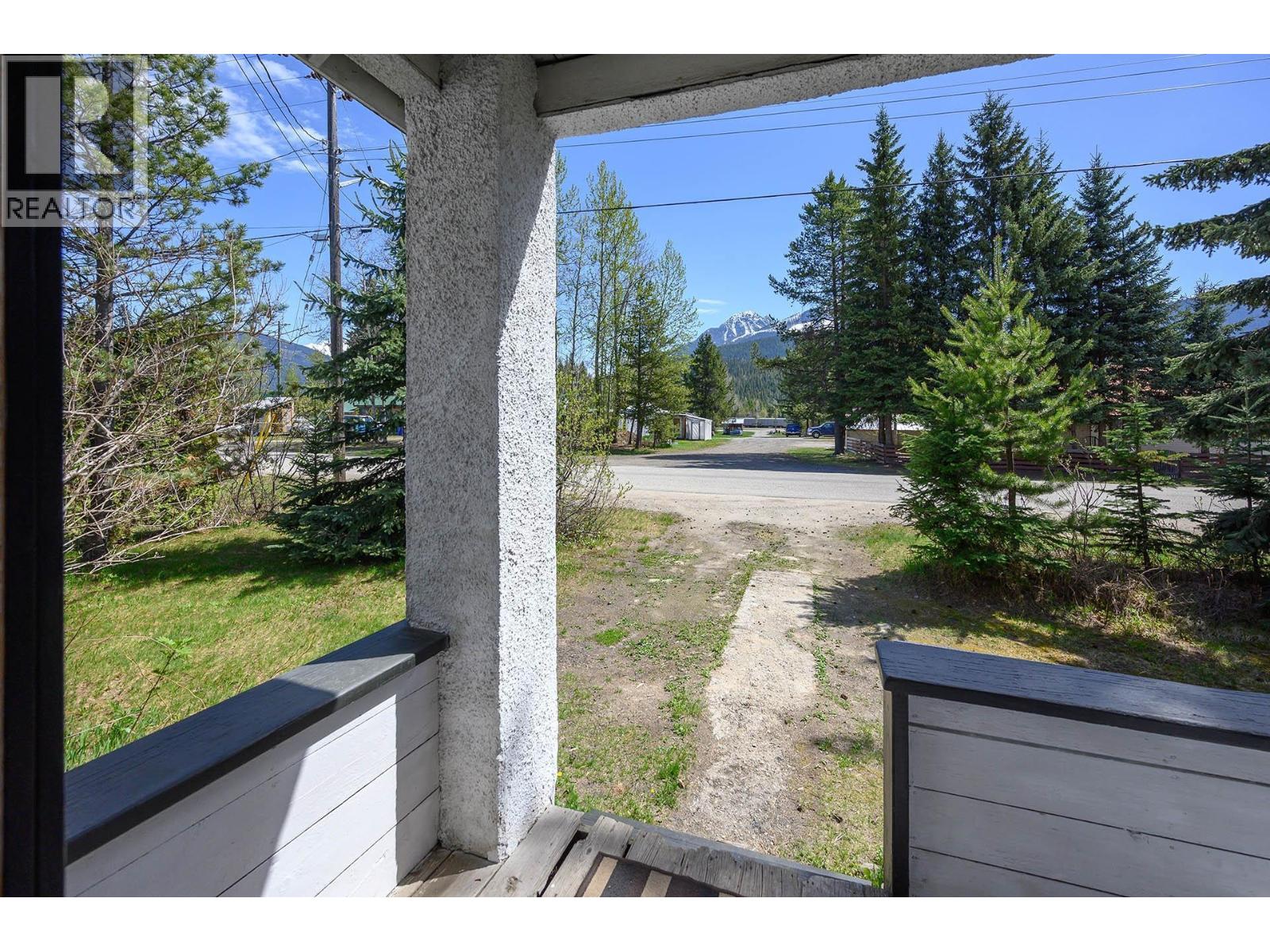 817 Main Street, Blue River, British Columbia  V0E 1J0 - Photo 24 - 10363269