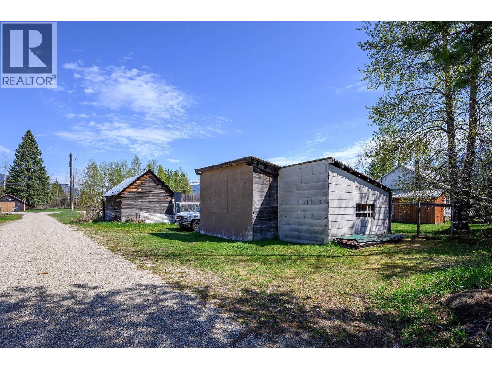 817 Main Street, Blue River, British Columbia  V0E 1J0 - Photo 38 - 10363269