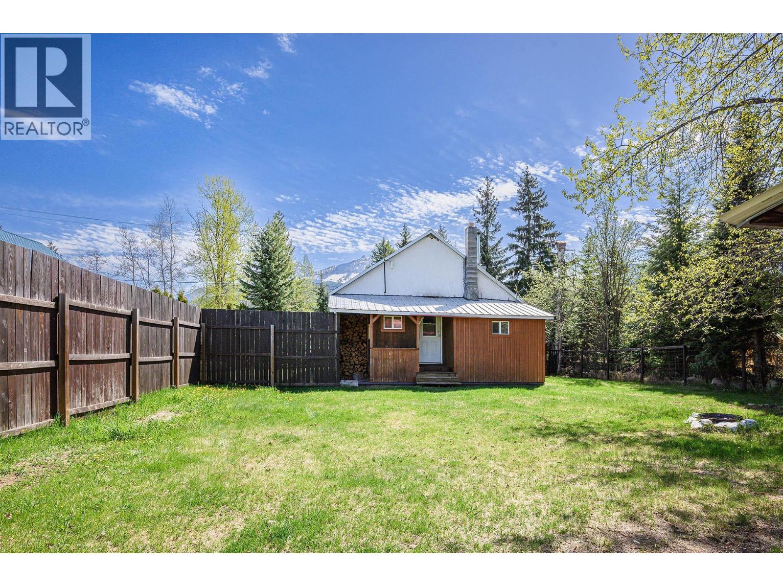 817 Main Street, Blue River, British Columbia  V0E 1J0 - Photo 31 - 10363269