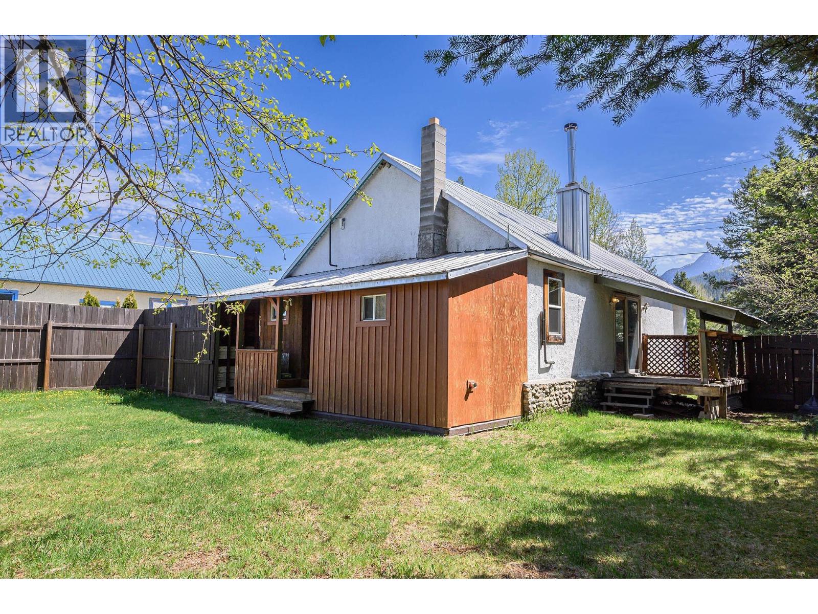 817 Main Street, Blue River, British Columbia  V0E 1J0 - Photo 30 - 10363269