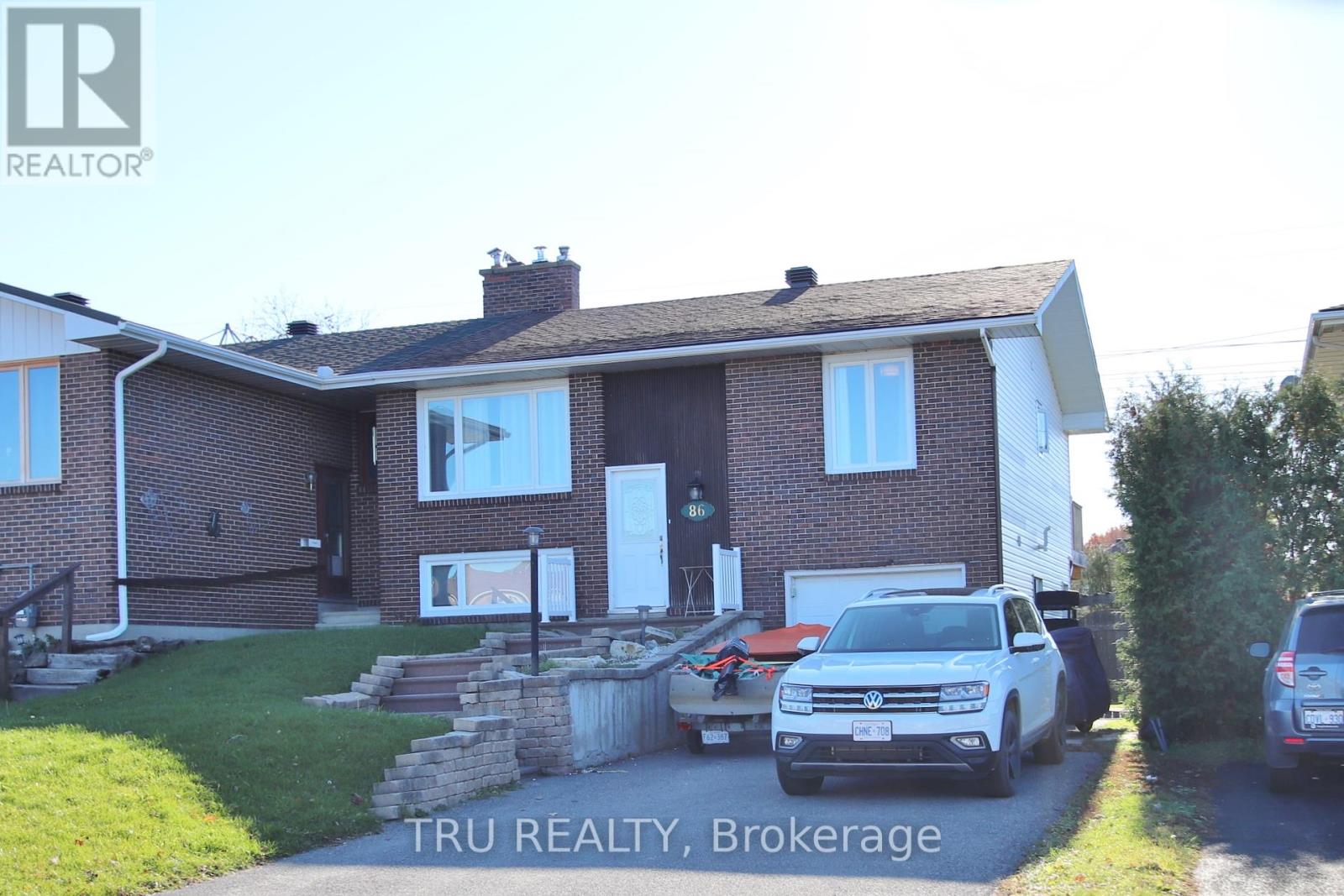 B - 86 ELVASTON AVENUE, Ottawa, Ontario