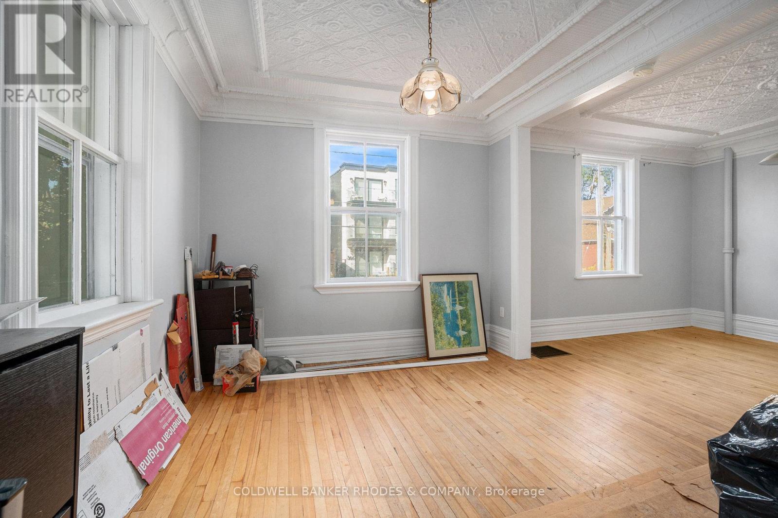 309 Picton Avenue, Ottawa, Ontario  K1Z 6V4 - Photo 3 - X12412789