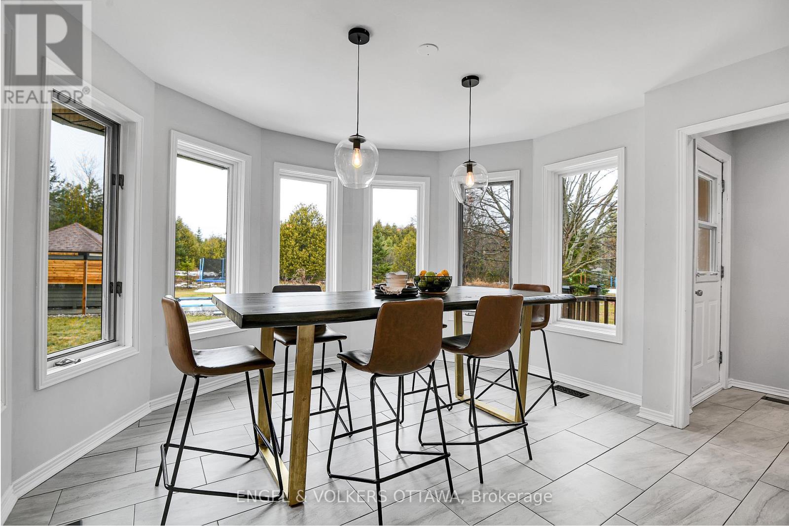 102 Delaney Drive, Ottawa, Ontario  K0A 1L0 - Photo 13 - X12412815