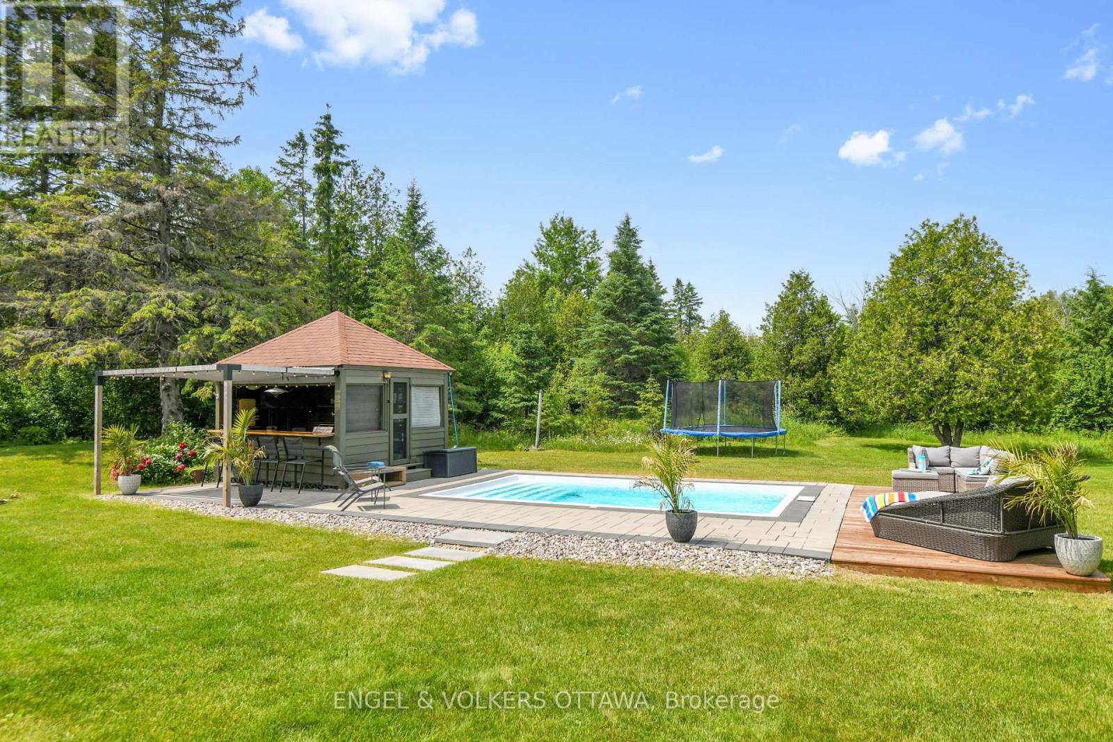 102 Delaney Drive, Ottawa, Ontario  K0A 1L0 - Photo 26 - X12412815