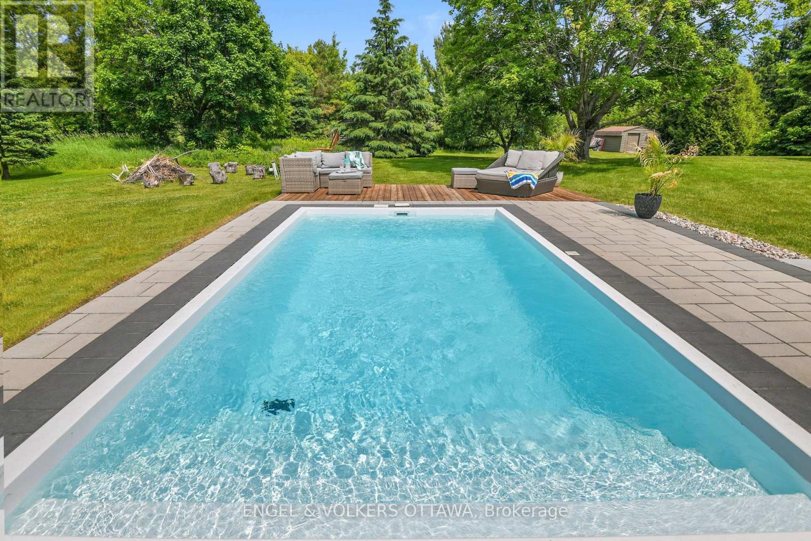 102 Delaney Drive, Ottawa, Ontario  K0A 1L0 - Photo 31 - X12412815