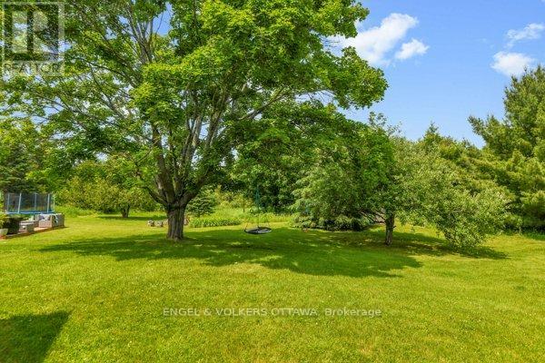 102 Delaney Drive, Ottawa, Ontario  K0A 1L0 - Photo 35 - X12412815