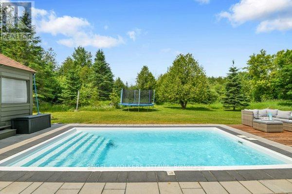 102 Delaney Drive, Ottawa, Ontario  K0A 1L0 - Photo 45 - X12412815