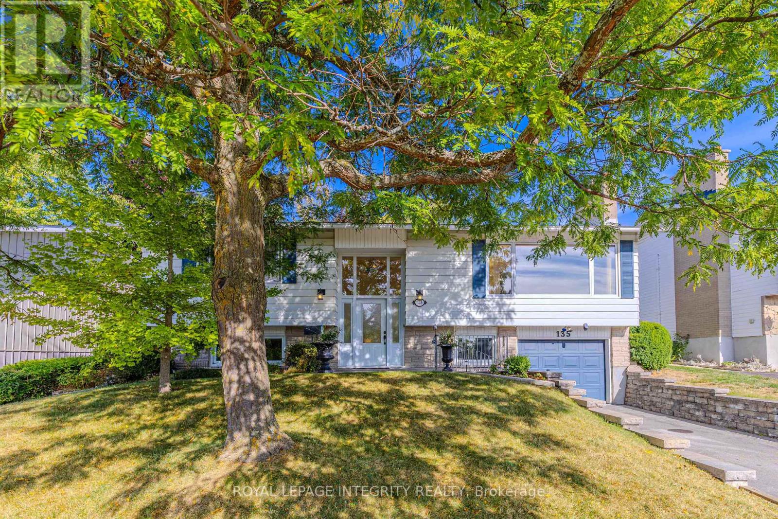 135 DESMOND AVENUE, Ottawa, Ontario