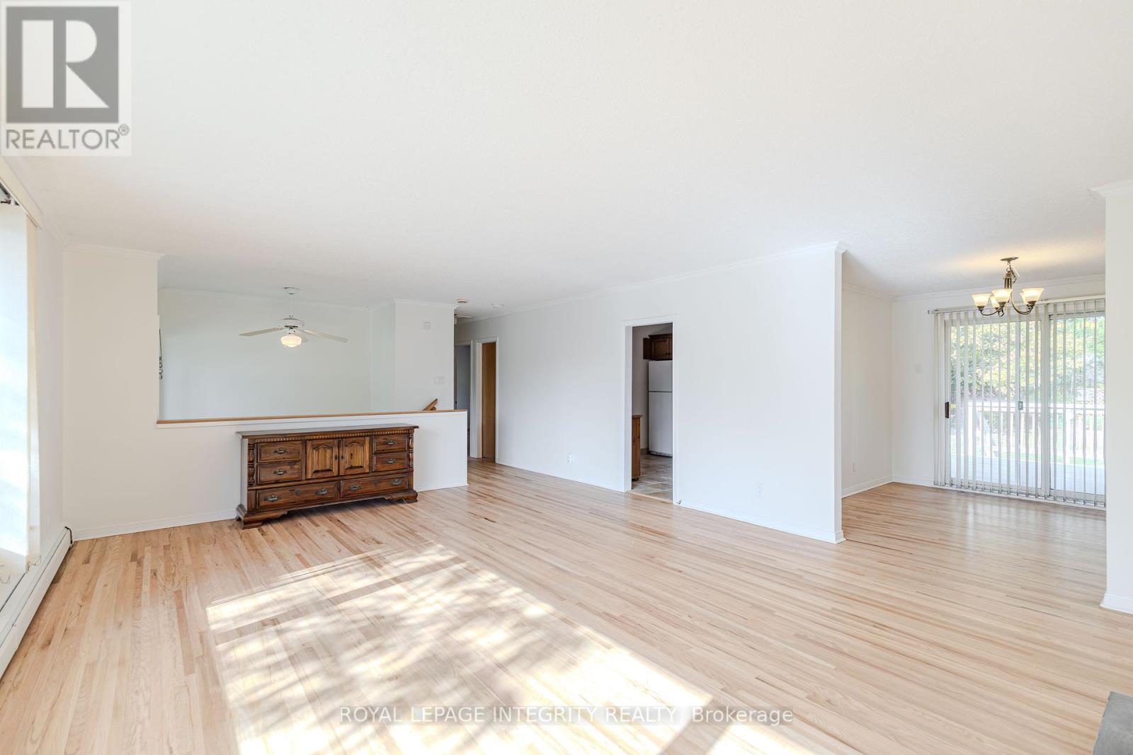 135 Desmond Avenue, Ottawa, Ontario  K2L 1E8 - Photo 12 - X12412817