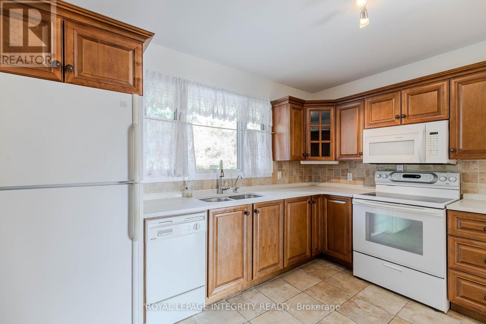 135 Desmond Avenue, Ottawa, Ontario  K2L 1E8 - Photo 15 - X12412817